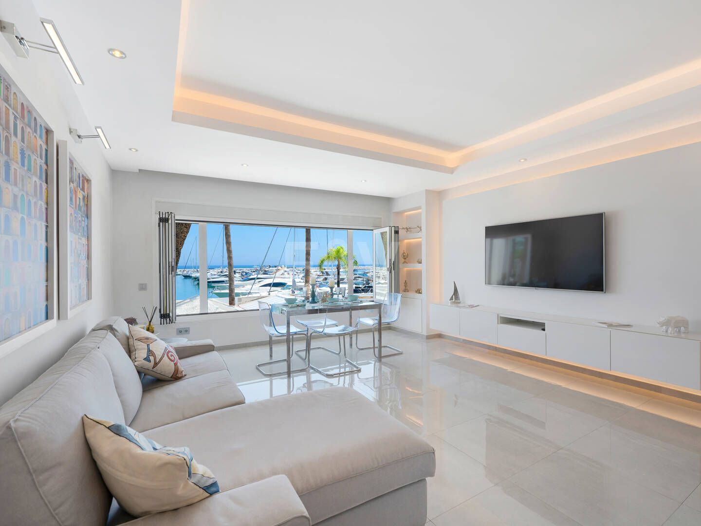 Frontline Puerto Banús – med utsikt över hamnen