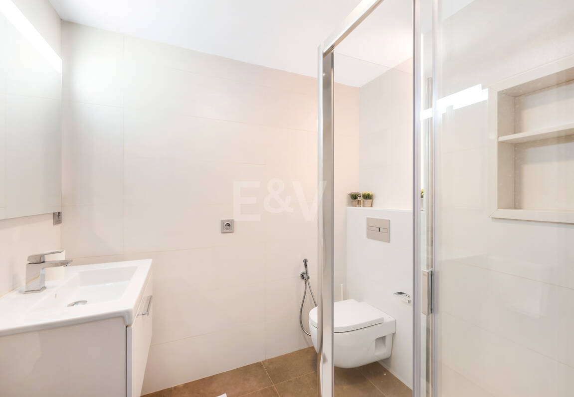 Frontline Puerto Banús – med utsikt över hamnen