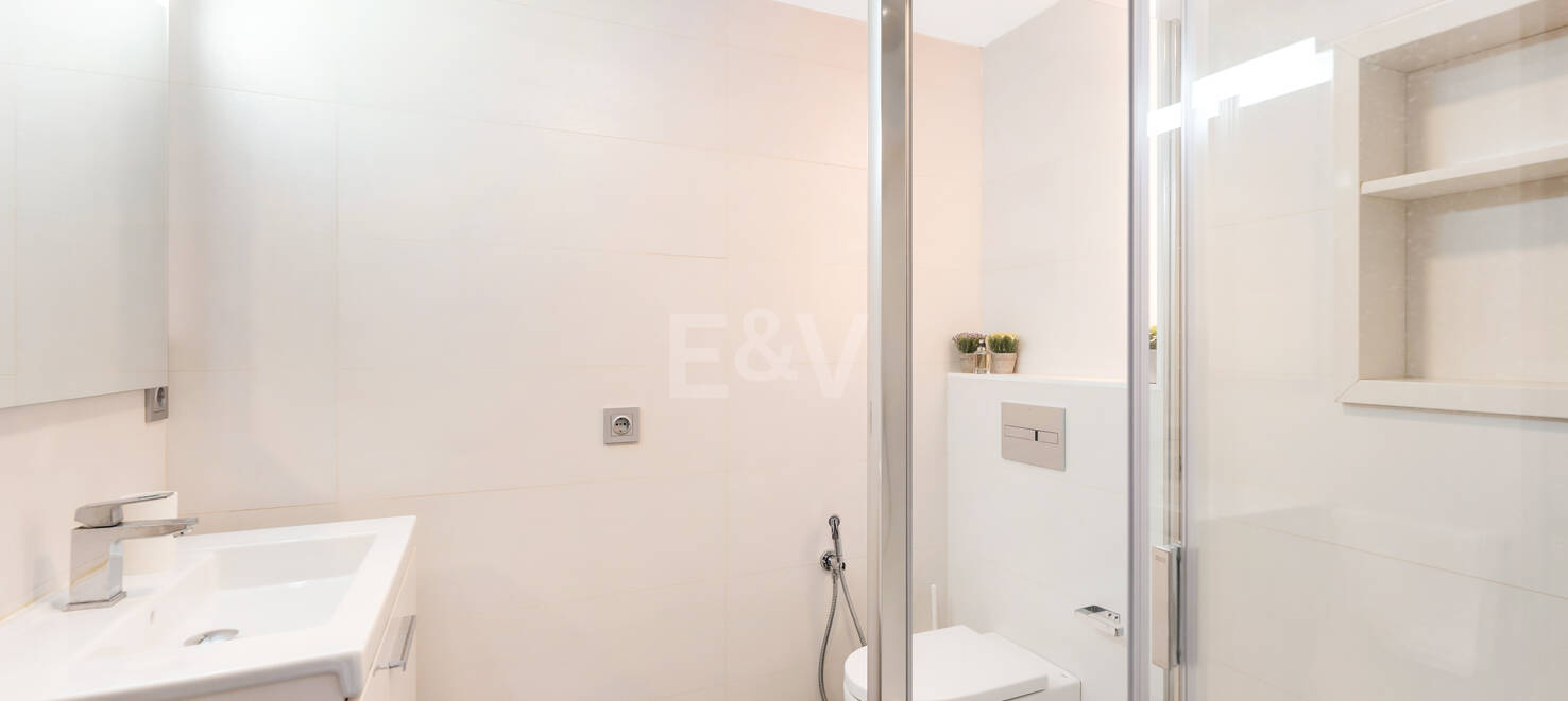 Frontline Puerto Banús – with Harbour Views