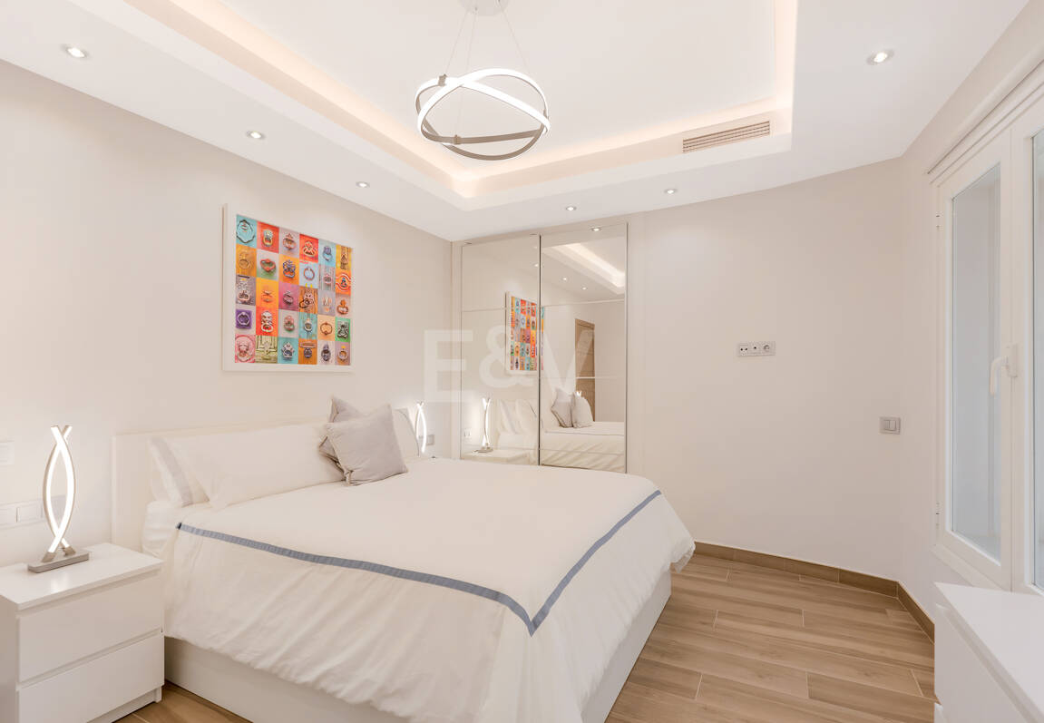 Frontline Puerto Banús – med utsikt över hamnen