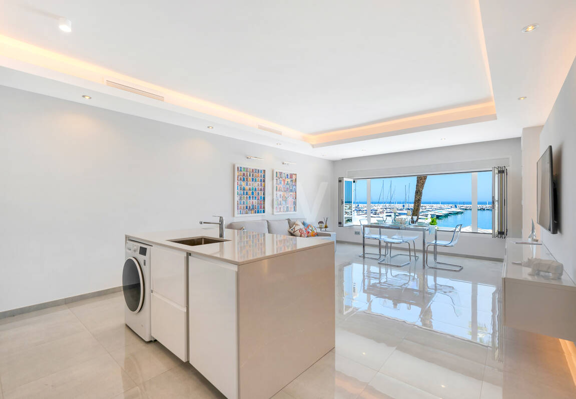 Frontline Puerto Banús – med utsikt över hamnen