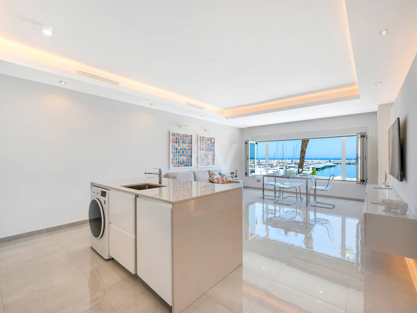 Frontline Puerto Banús – med utsikt över hamnen