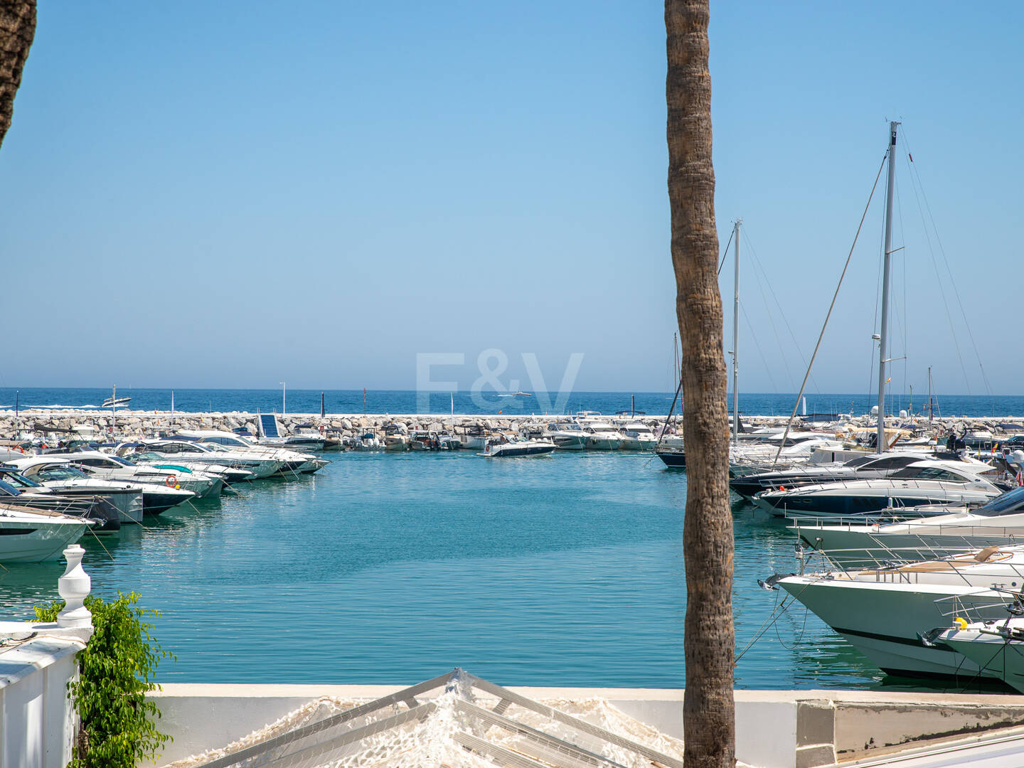 Wohnung Erstlinie Puerto Banús mit Hafenblick