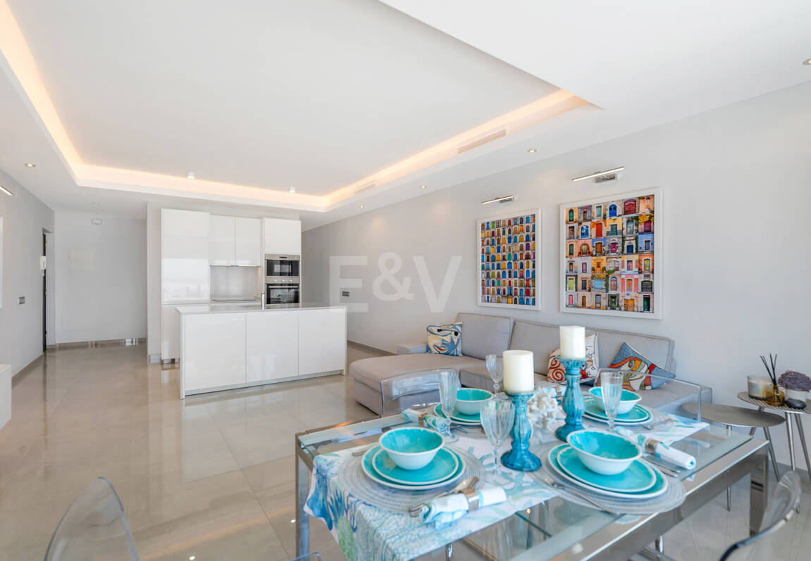 Frontline Puerto Banús – med utsikt över hamnen