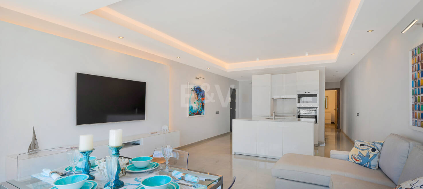 Frontline Puerto Banús – with Harbour Views