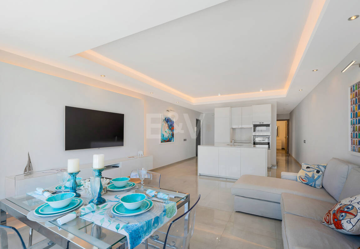 Frontline Puerto Banús – med utsikt över hamnen