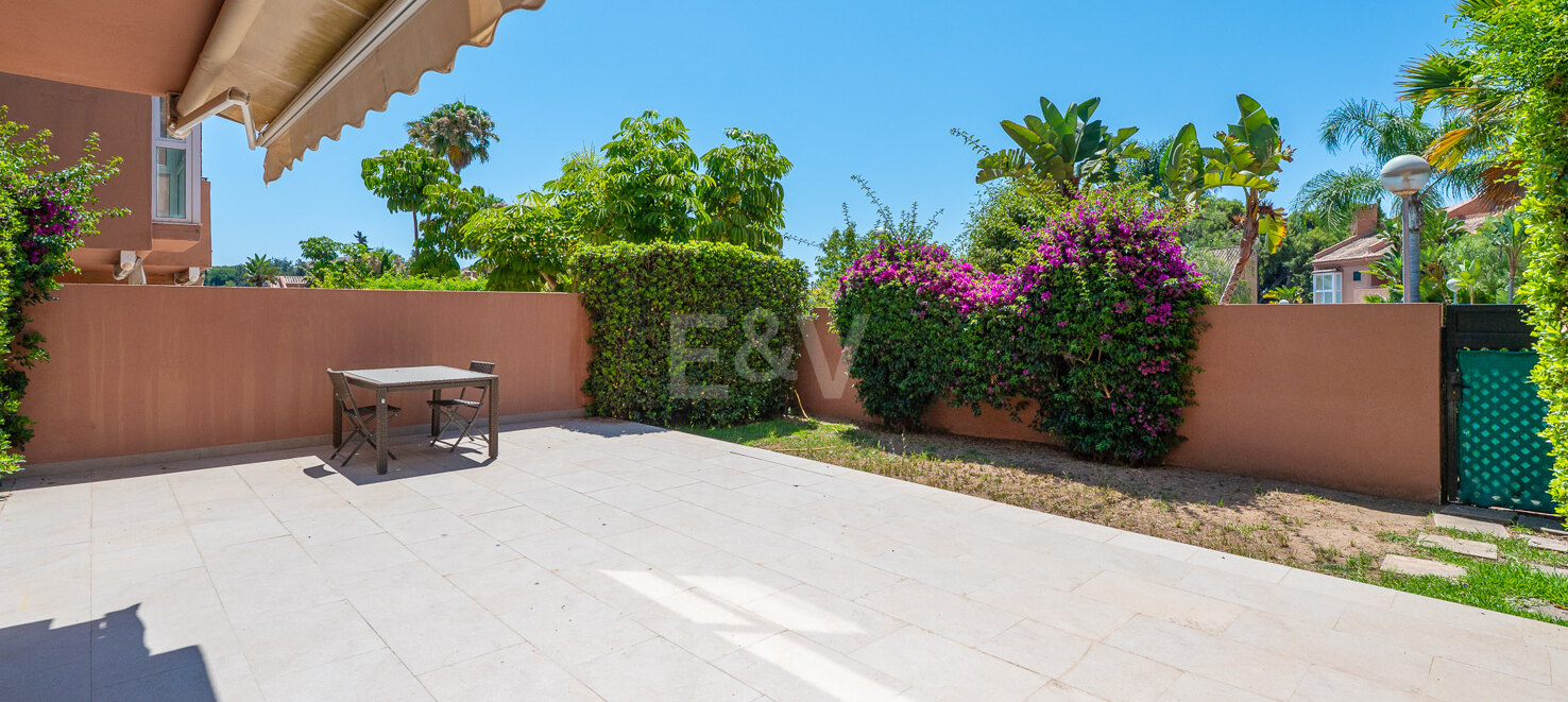 Reihenhaus in Los Monteros Playa zur Ferienvermietung, nur 400 m vom Strand entfernt.