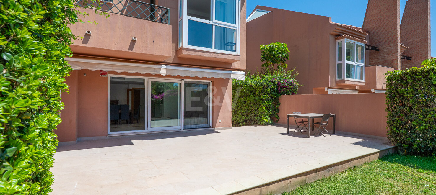 Reihenhaus in Los Monteros Playa zur Ferienvermietung, nur 400 m vom Strand entfernt.