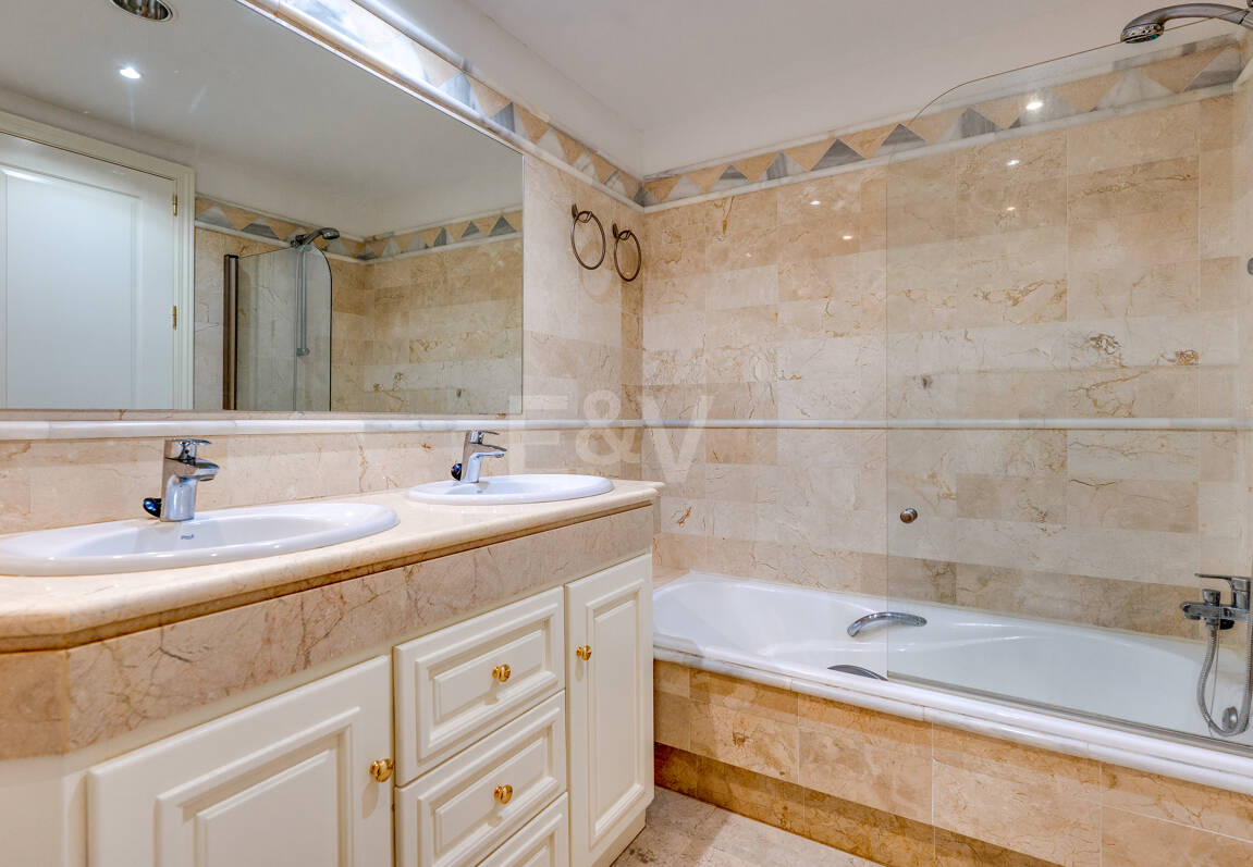 Amplio apartamento con jardín en el prestigioso complejo Greenlife Village, Río Real