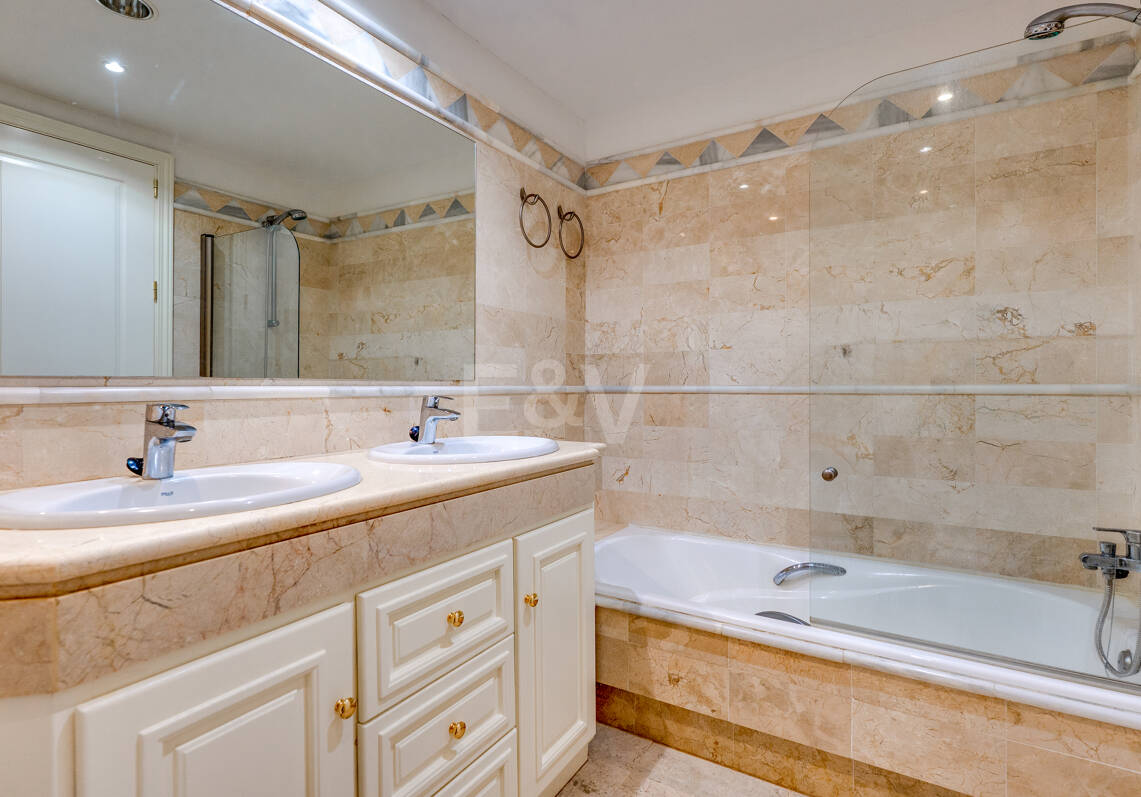 Amplio apartamento con jardín en el prestigioso complejo Greenlife Village, Río Real