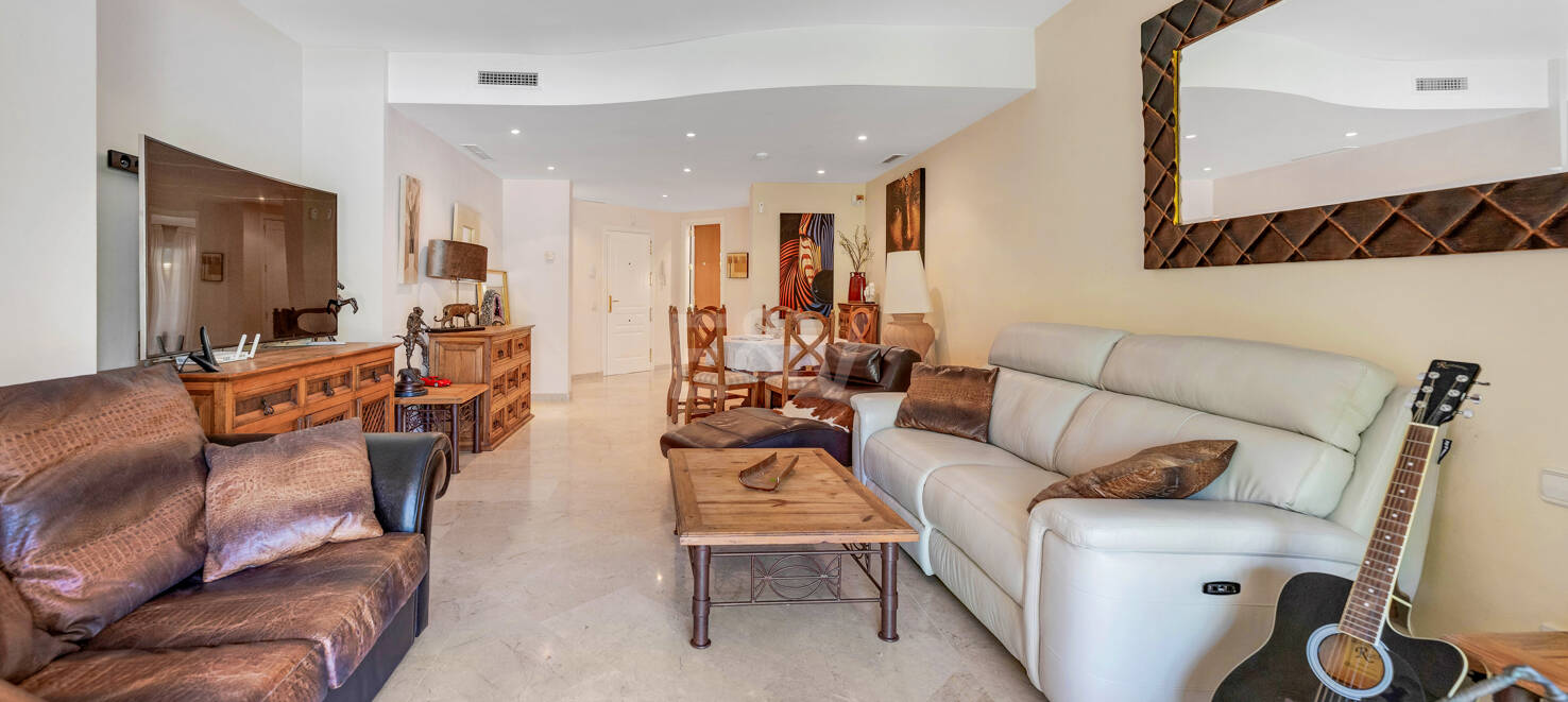 Spacious Garden Apartment in Prestigious Greenlife Village, Río Real
