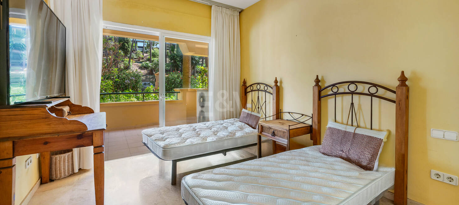 Spacious Garden Apartment in Prestigious Greenlife Village, Río Real