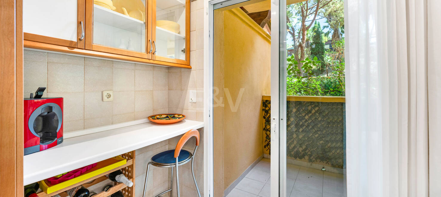 Spacious Garden Apartment in Prestigious Greenlife Village, Río Real