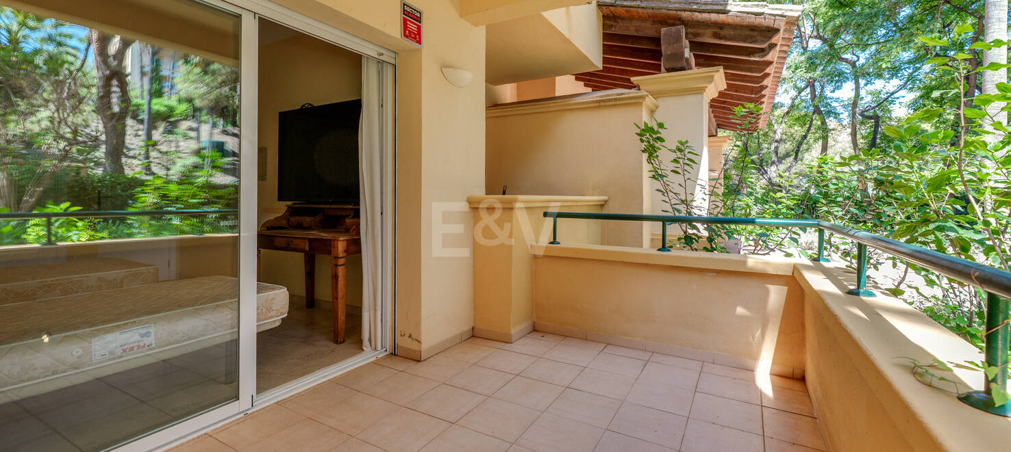 Spacious Garden Apartment in Prestigious Greenlife Village, Río Real