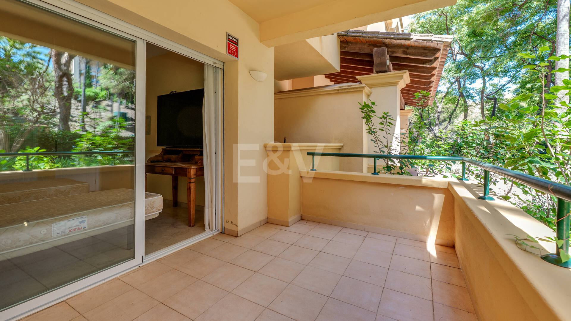 Amplio apartamento con jardín en el prestigioso complejo Greenlife Village, Río Real