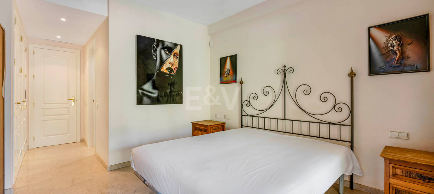 Spacious Garden Apartment in Prestigious Greenlife Village, Río Real