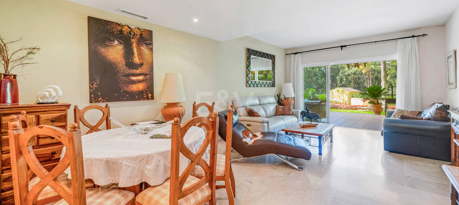 Spacious Garden Apartment in Prestigious Greenlife Village, Río Real