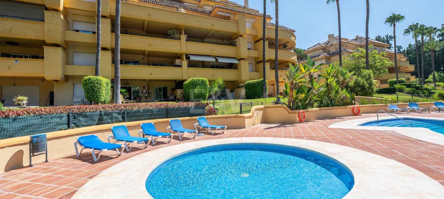 Spacious Garden Apartment in Prestigious Greenlife Village, Río Real