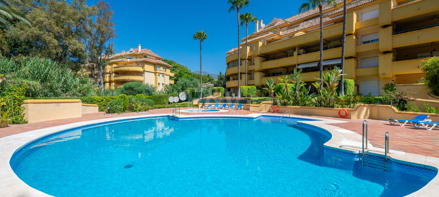 Spacious Garden Apartment in Prestigious Greenlife Village, Río Real