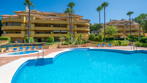 Spacious Garden Apartment in Prestigious Greenlife Village, Río Real