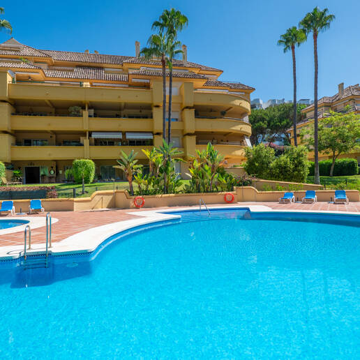 Spacious Garden Apartment in Prestigious Greenlife Village, Río Real
