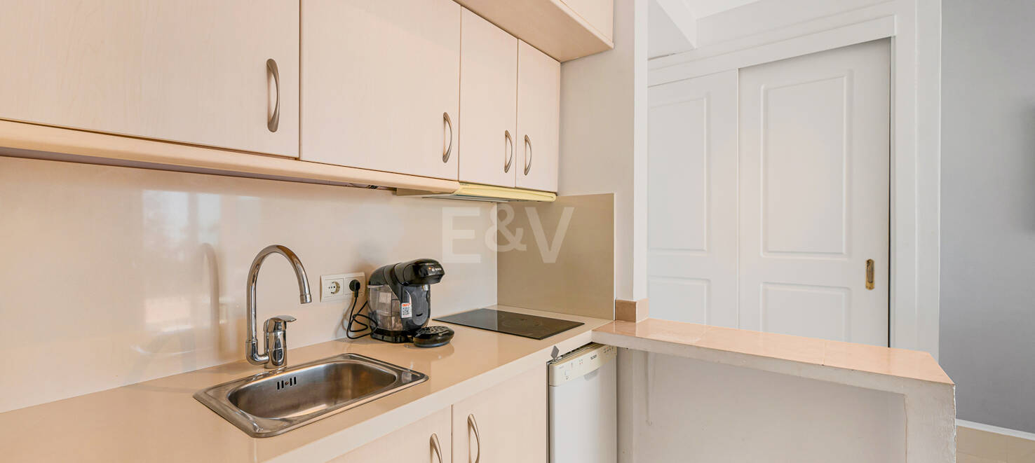 Meerblick-Apartment mit großer Terrasse und Resort-ähnlichen Annehmlichkeiten