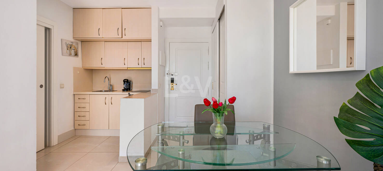 Meerblick-Apartment mit großer Terrasse und Resort-ähnlichen Annehmlichkeiten