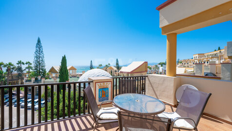 Appartement au bord de la mer avec de belles vues sur la mer Méditerranée