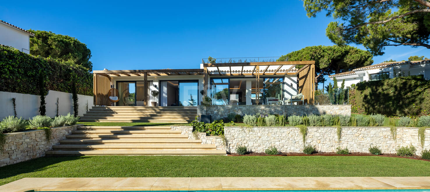Villa Alborán: Modern Andalusian Design in Elviria