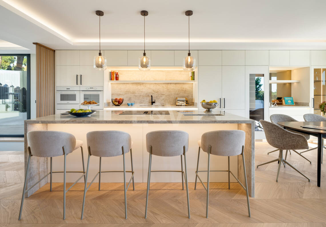 Villa Alborán: Design andalou moderne en Elviria