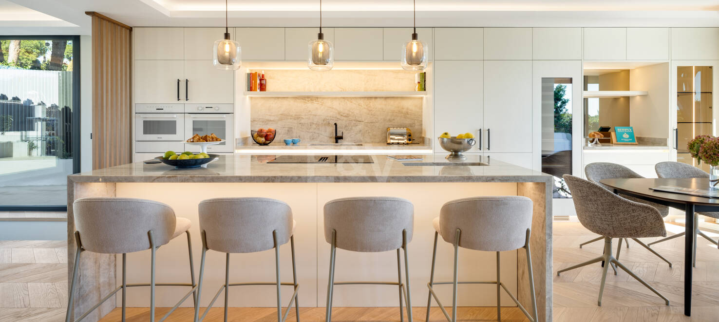 Villa Alborán: Modern Andalusian Design in Elviria