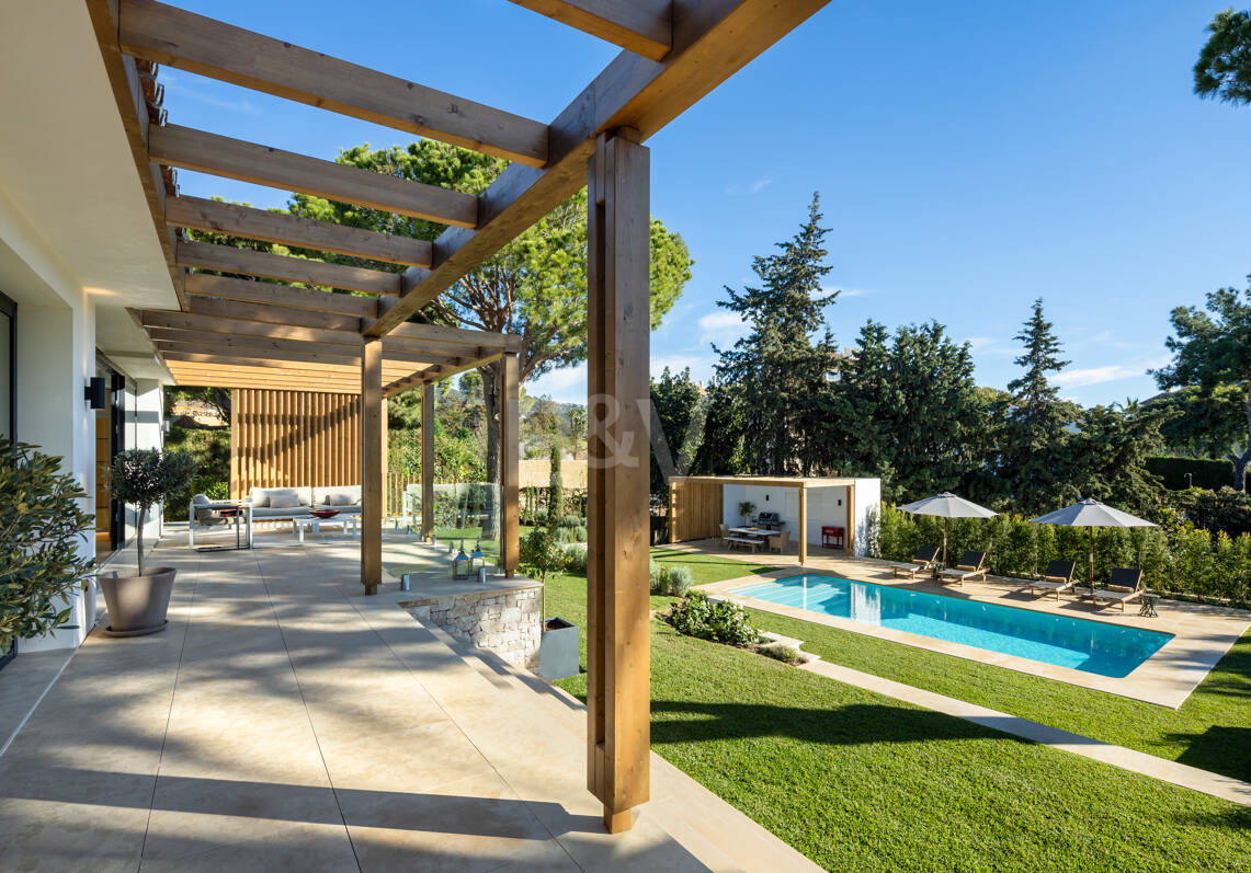 Villa Alborán: Design andalou moderne en Elviria