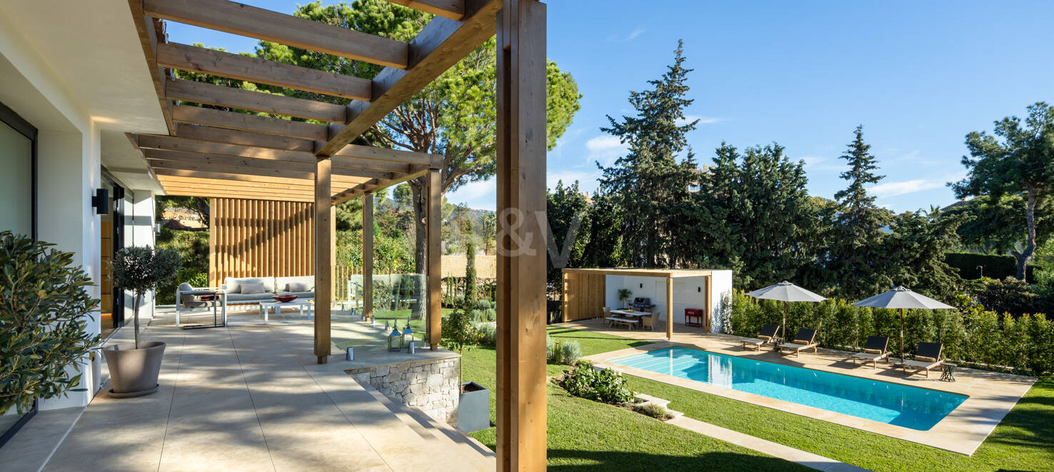 Villa Alborán: Modern Andalusian Design in Elviria