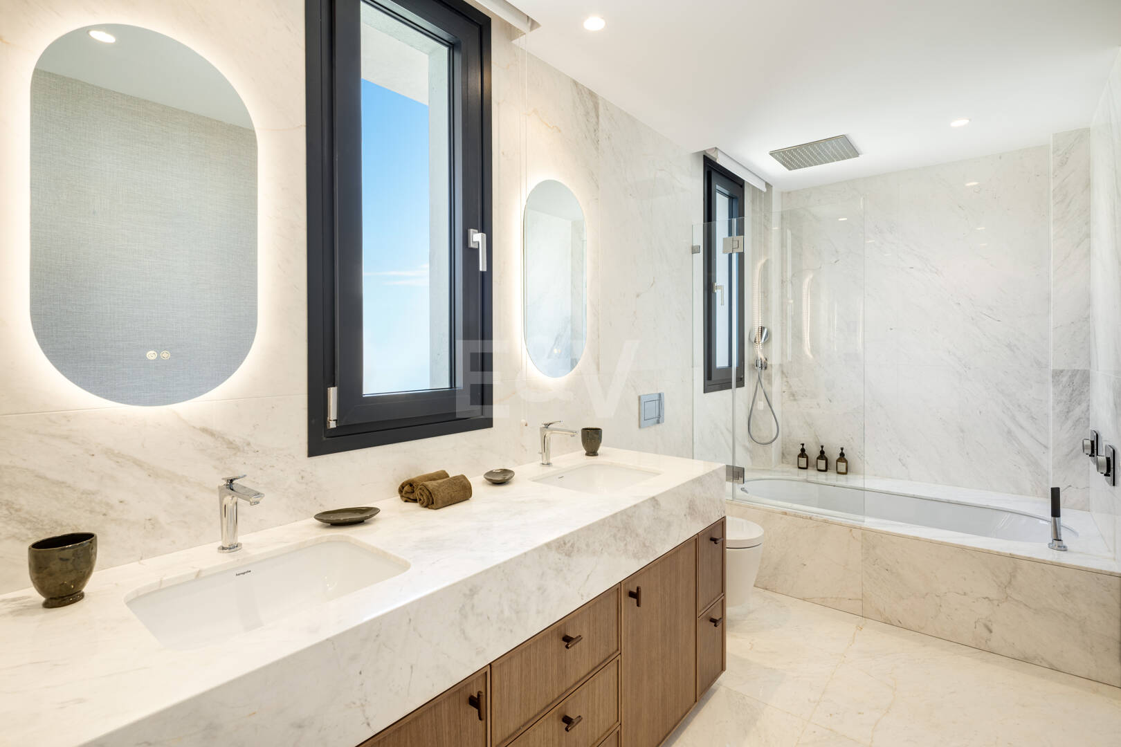 Villa Alborán: Modern Andalusian Design in Elviria