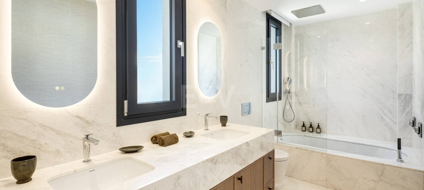 Villa Alborán: Modern Andalusian Design in Elviria