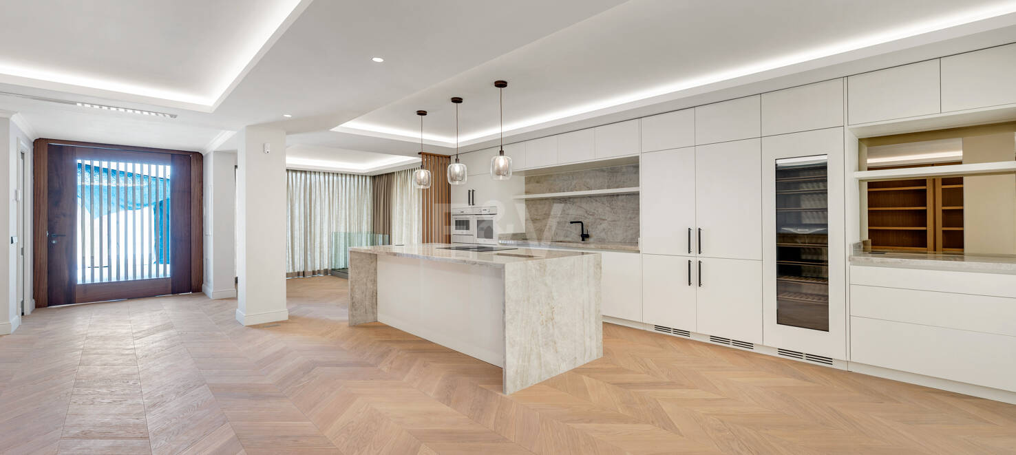 Villa Alborán: Modern andalusisk design i Elviria