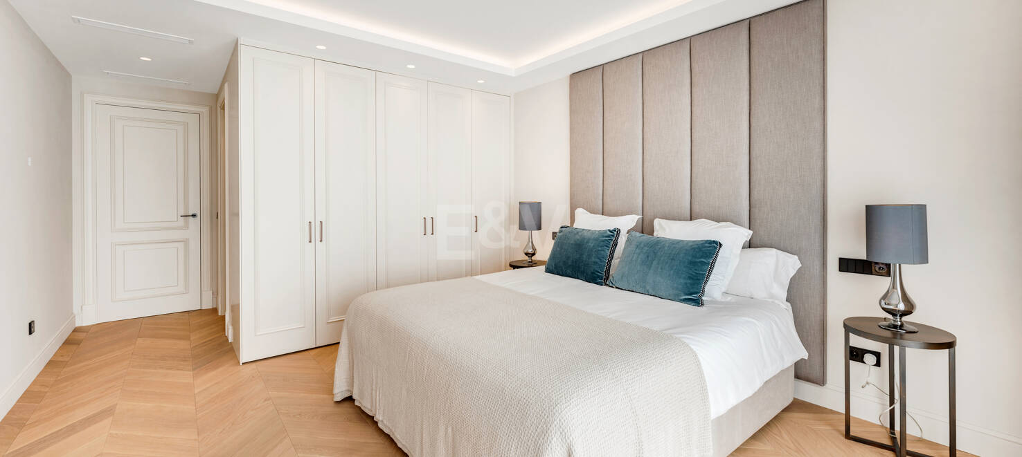 Villa Alborán: Modern andalusisk design i Elviria