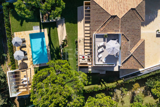 Villa Alborán: Modern Andalusian Design in Elviria