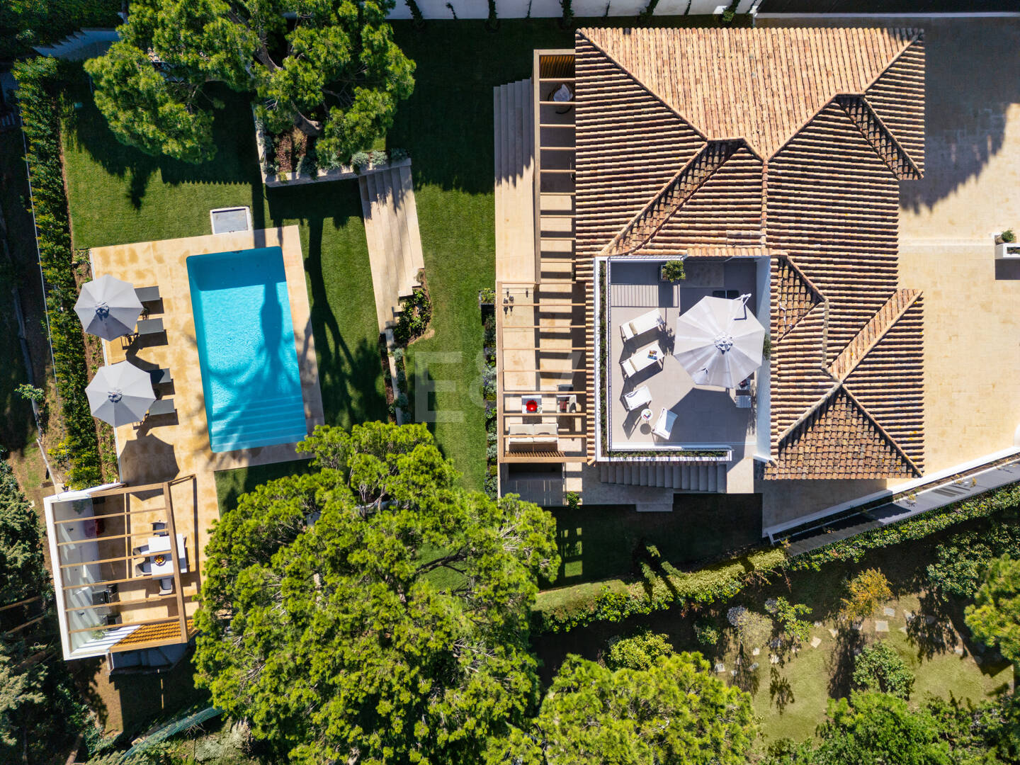 Villa Alborán: Modern Andalusian Design in Elviria