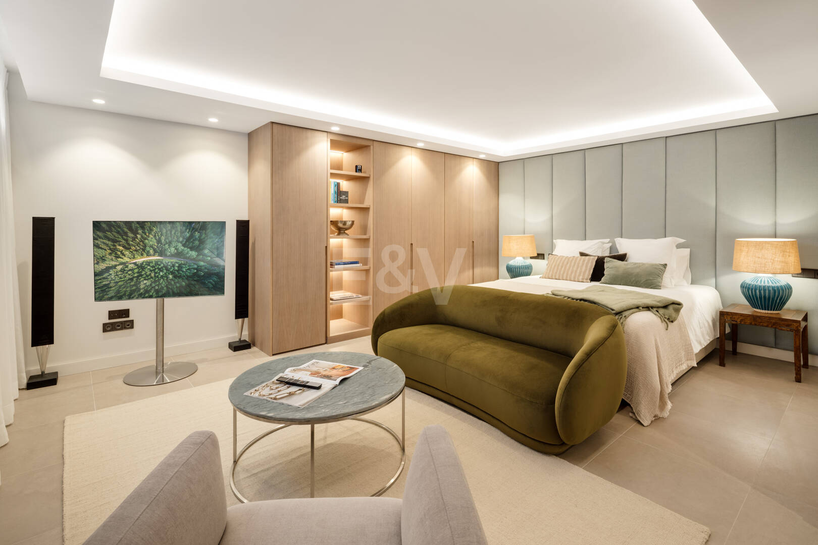 Villa Alborán: Modern Andalusian Design in Elviria