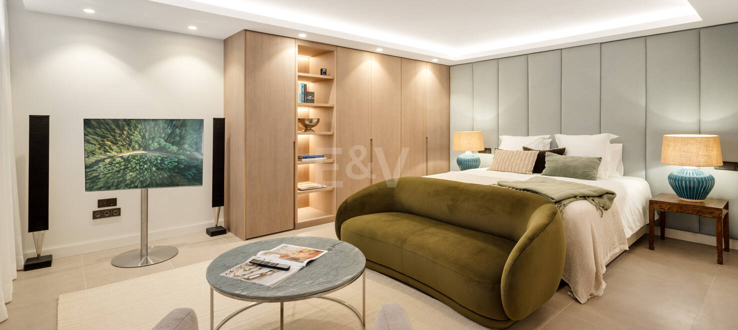 Villa Alborán: Modern Andalusian Design in Elviria