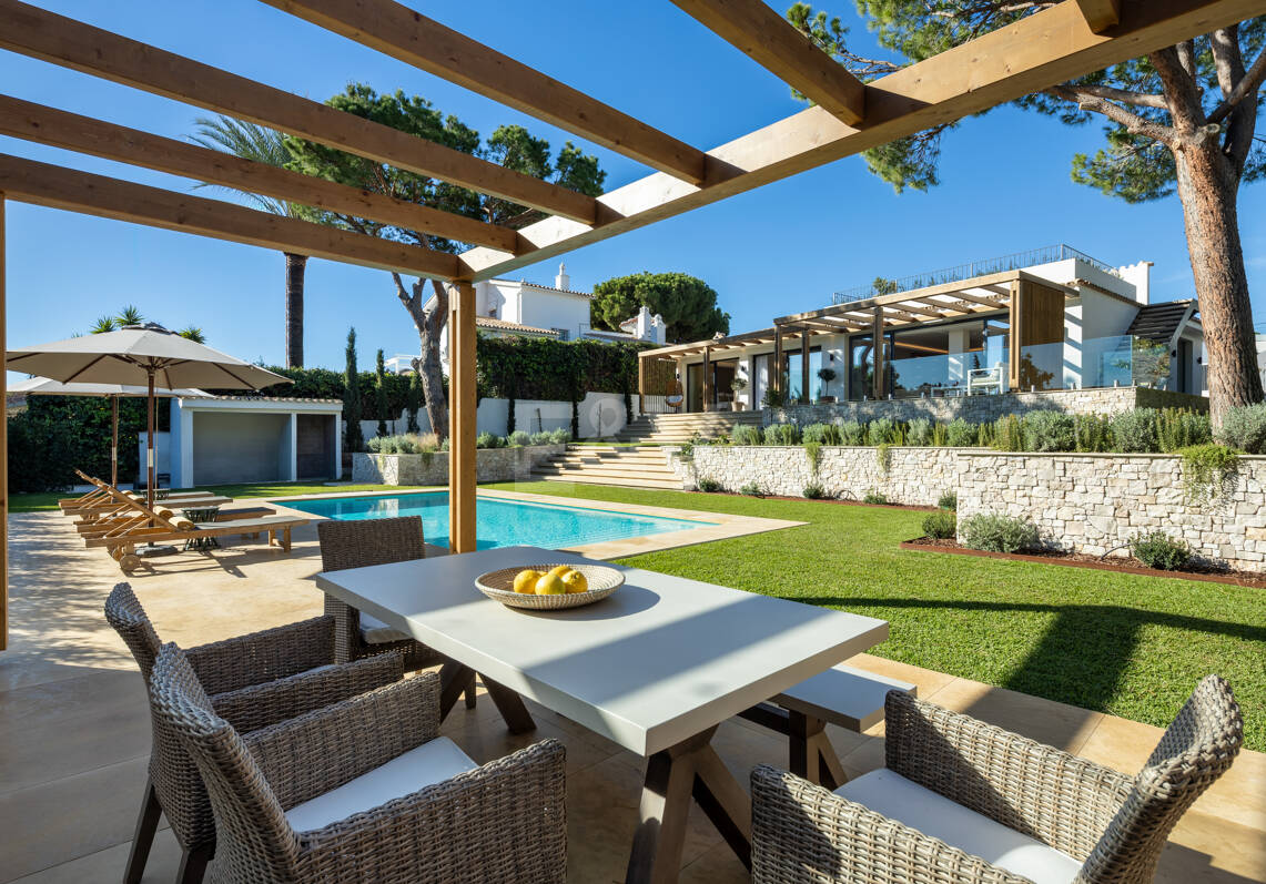 Villa Alborán: Design andalou moderne en Elviria