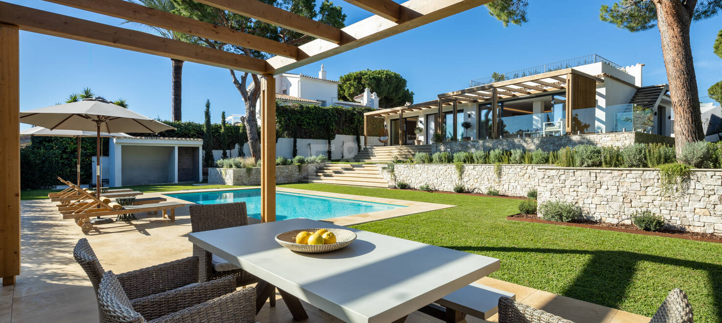 Villa Alborán: Modern Andalusian Design in Elviria