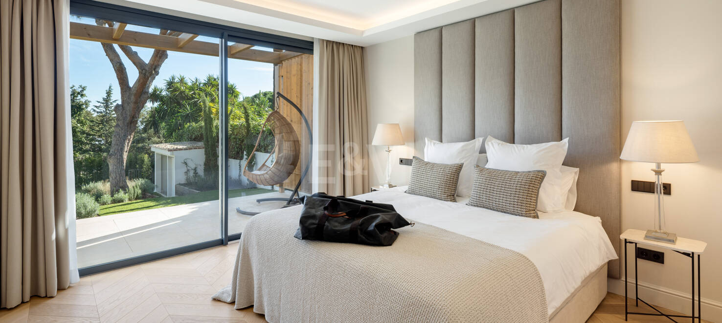 Villa Alborán: Modern Andalusian Design in Elviria