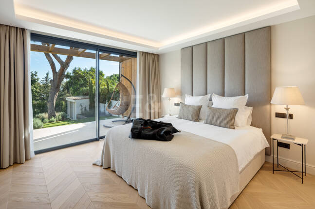 Villa Alborán: Modern Andalusian Design in Elviria