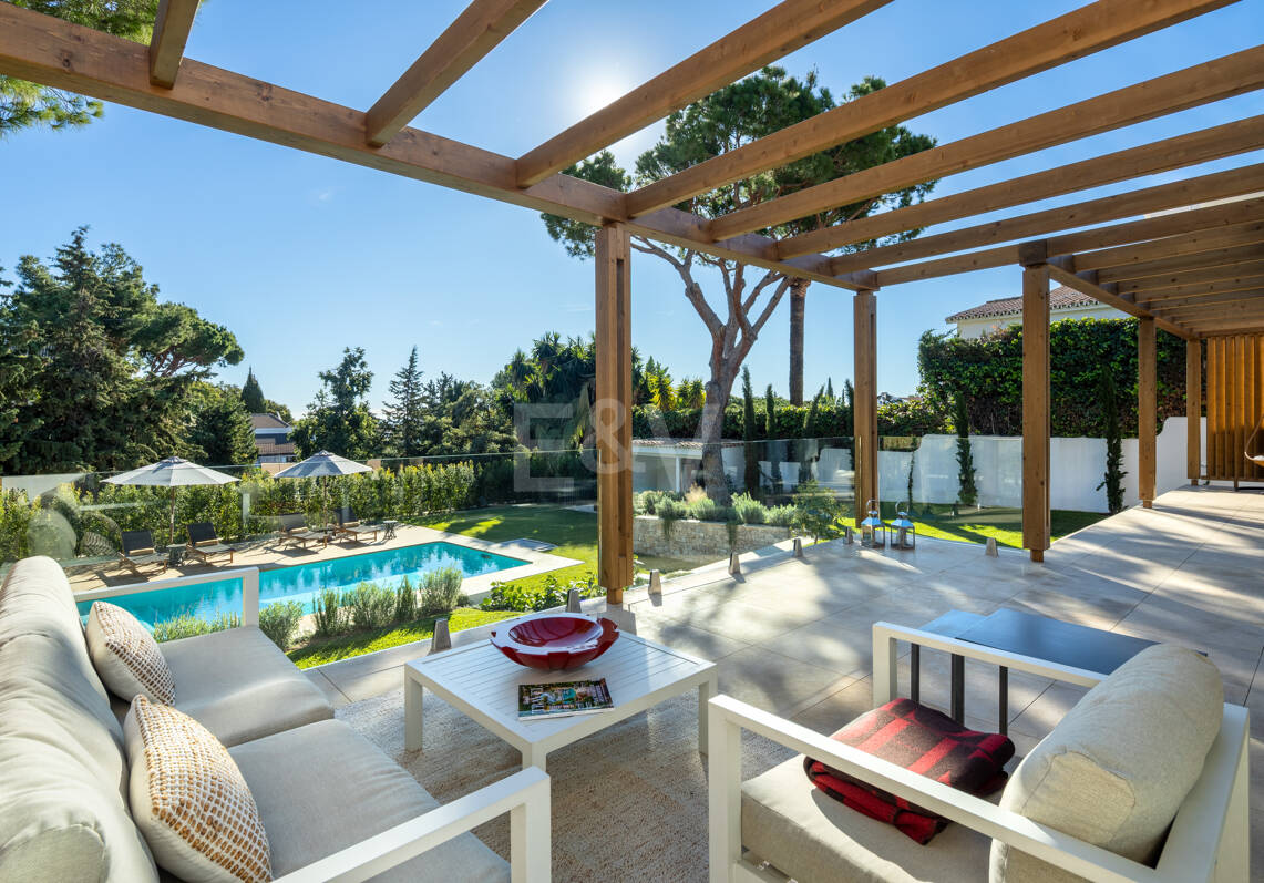 Villa Alborán: Design andalou moderne en Elviria