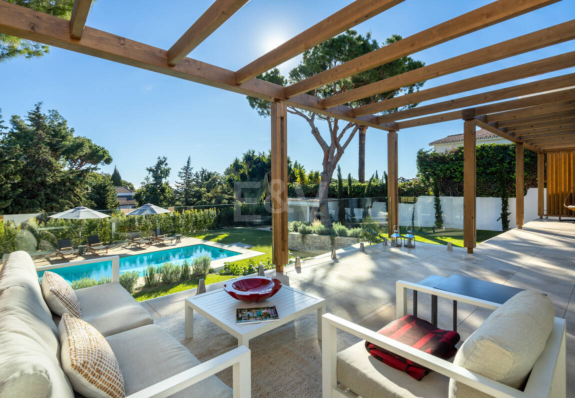 Villa Alborán: Modern Andalusian Design in Elviria