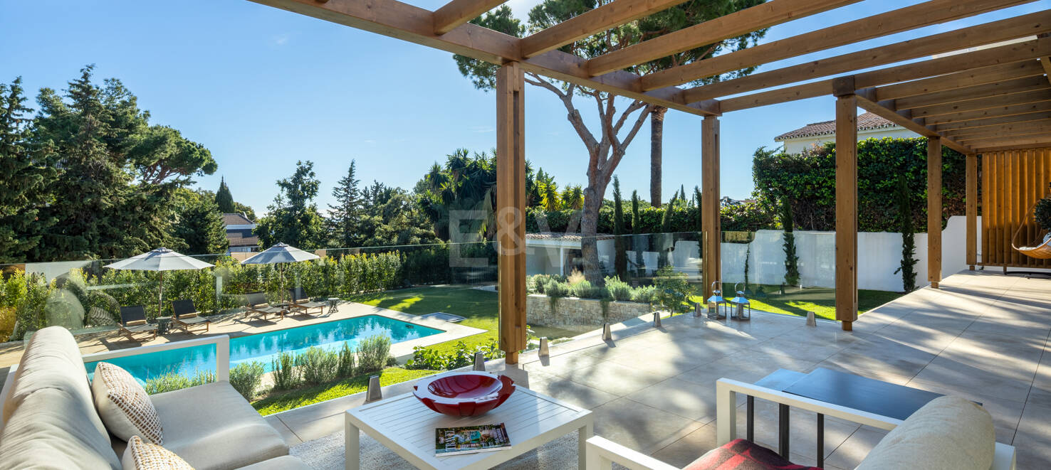 Villa Alborán: Modern Andalusian Design in Elviria