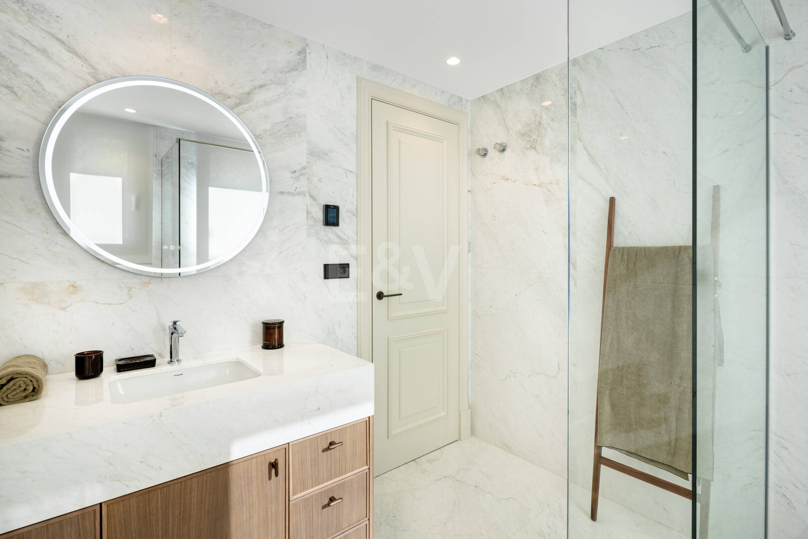 Villa Alborán: Modern Andalusian Design in Elviria