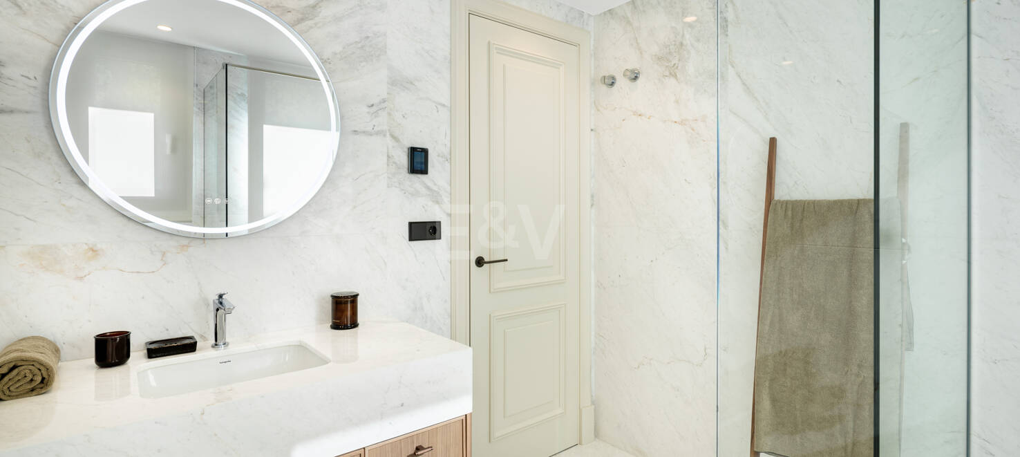 Villa Alborán: Modern Andalusian Design in Elviria